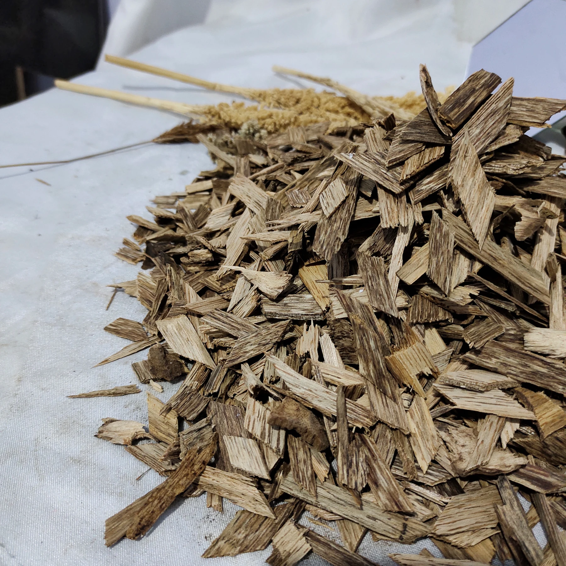 Indonesian agarwood chips in bulk from Kalimantan